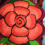 Cinto de flores bordado.
